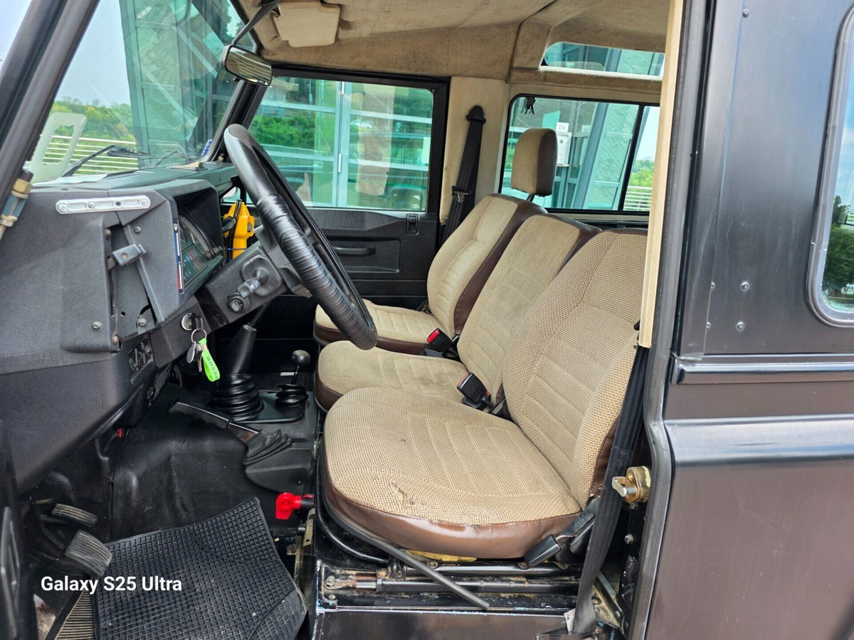 Land Rover Defender 90 2.5 Td5 Station Wagon County (13)