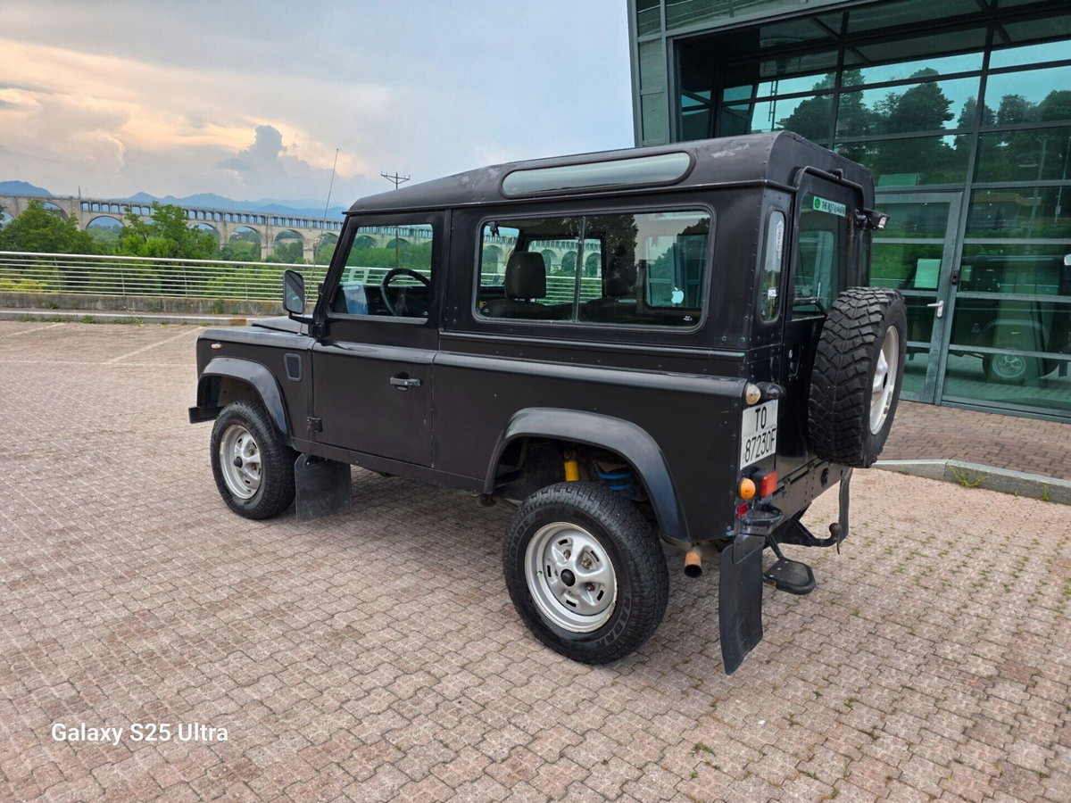 Land Rover Defender 90 2.5 Td5 Station Wagon County (16)