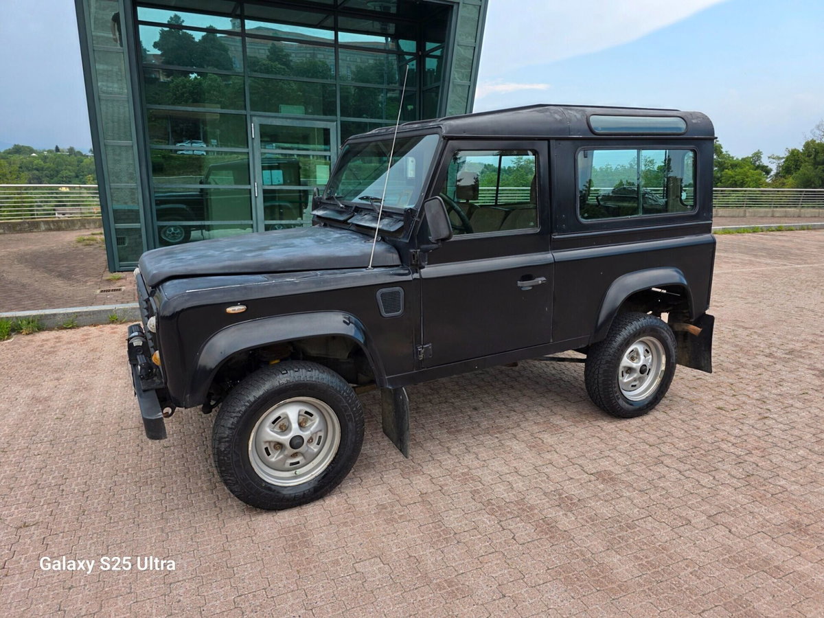 Land Rover Defender 90 2.5 Td5 Station Wagon County (18)