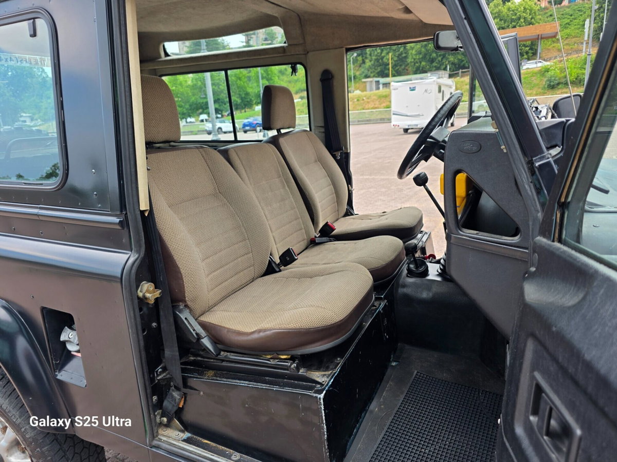 Land Rover Defender 90 2.5 Td5 Station Wagon County (3)