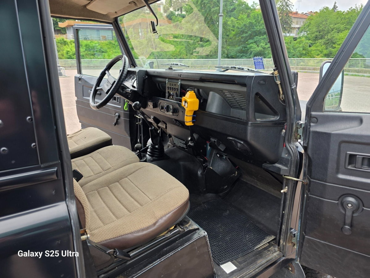 Land Rover Defender 90 2.5 Td5 Station Wagon County (4)