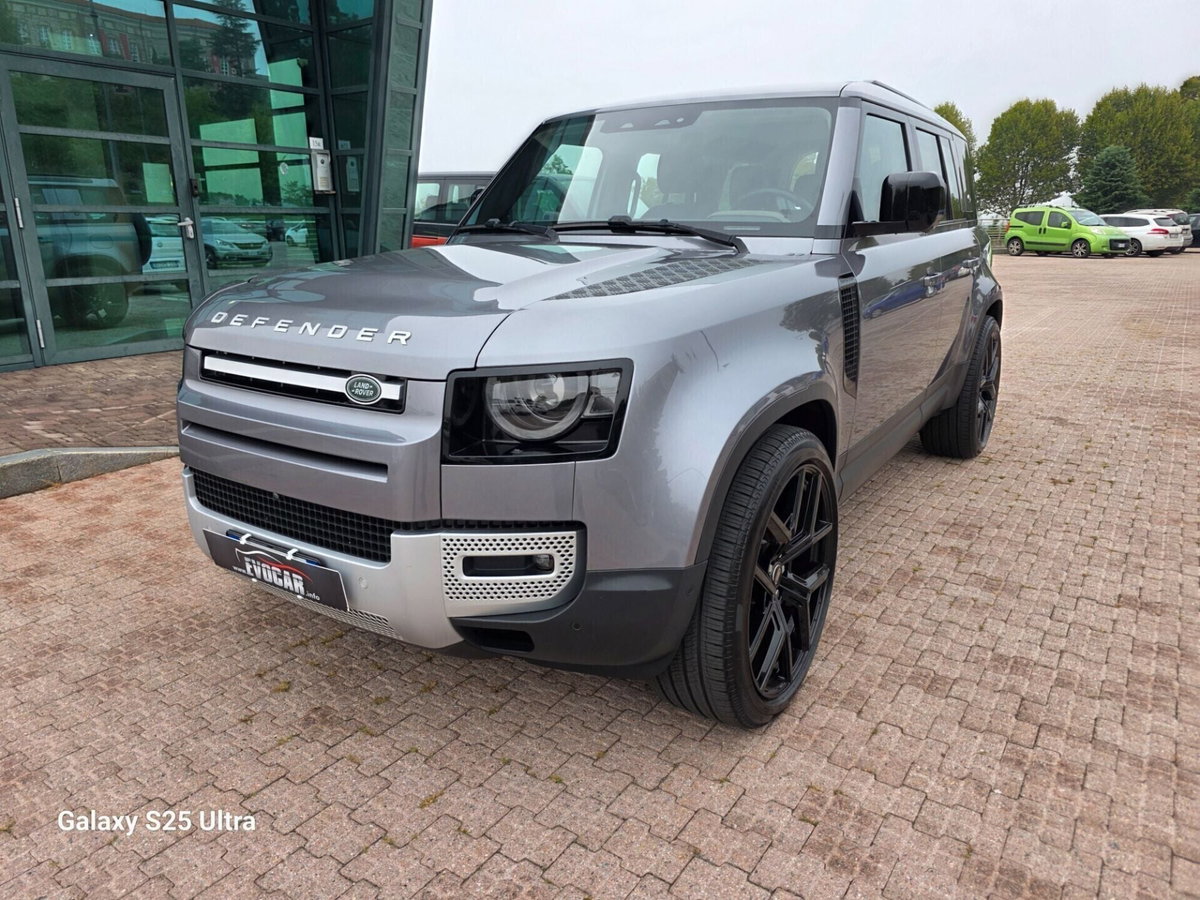 Land Rover Defender 110 3.0d i6 mhev X-Dynamic SE awd 200cv auto (8)