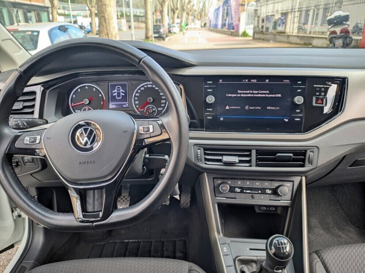 Volkswagen Polo 1.0 EVO (11)