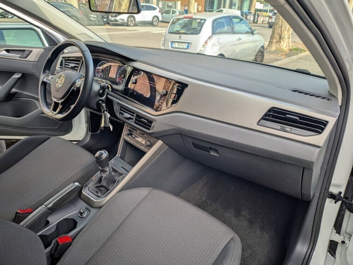 Volkswagen Polo 1.0 EVO (8)