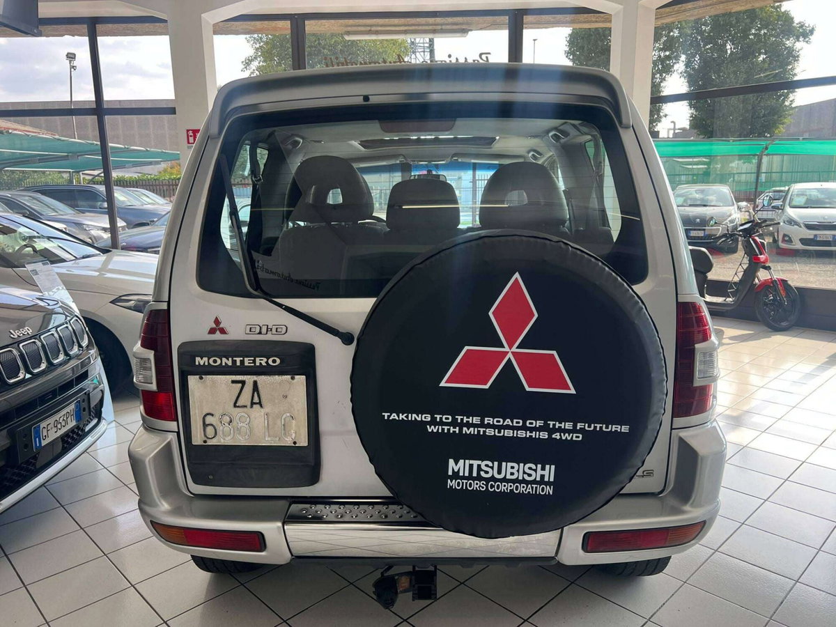 Mitsubishi Pajero 3.2 16V DI-D 3p. GLS1 (5)