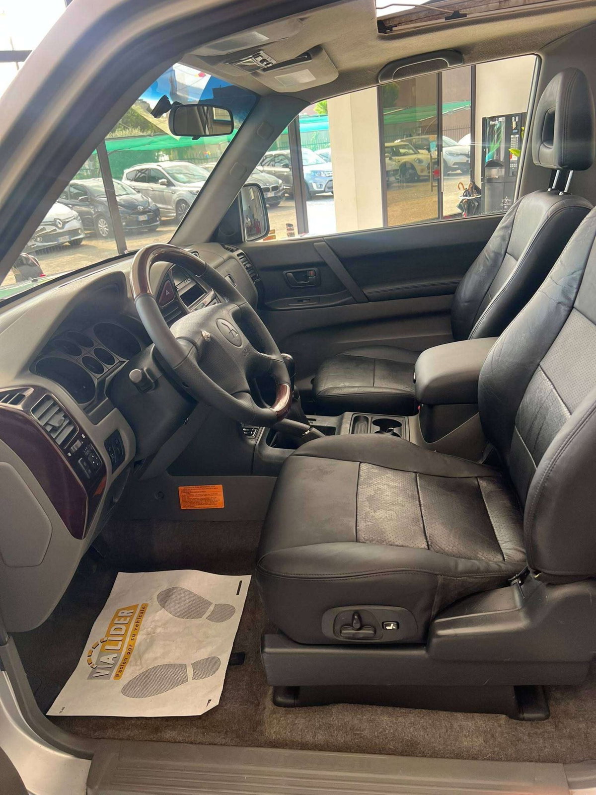 Mitsubishi Pajero 3.2 16V DI-D 3p. GLS1 (8)
