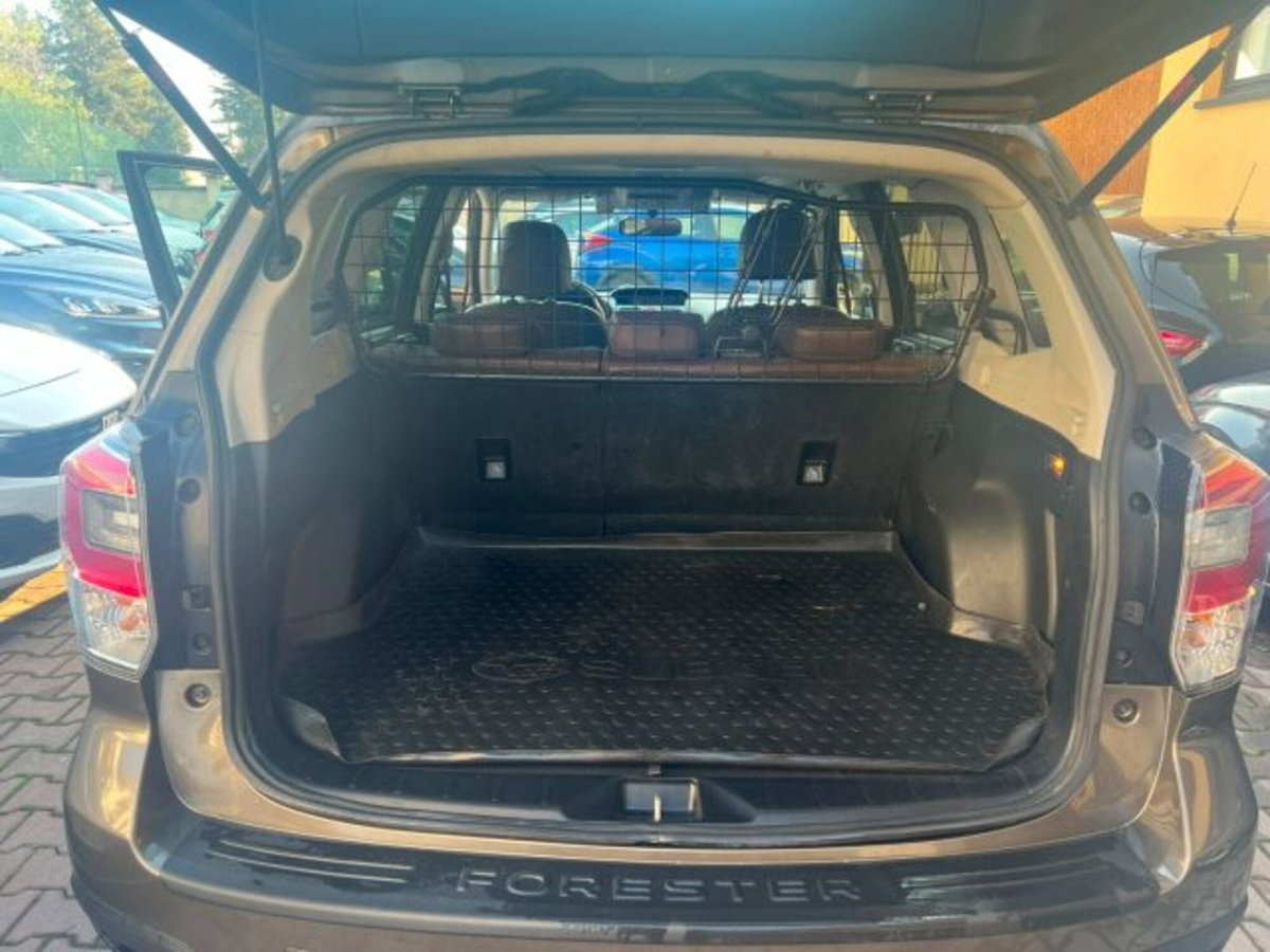 Subaru Forester 2.0i Style (12)