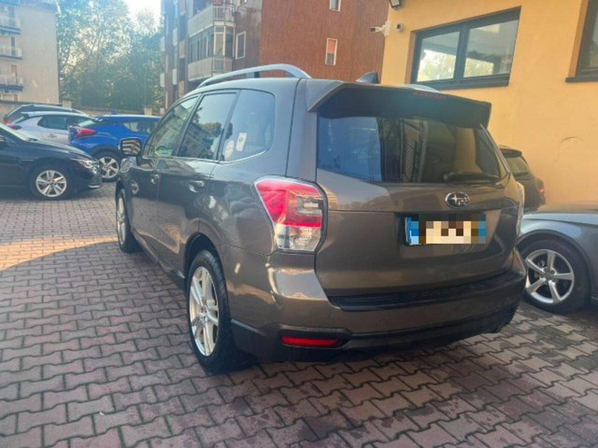Subaru Forester 2.0i Style (4)