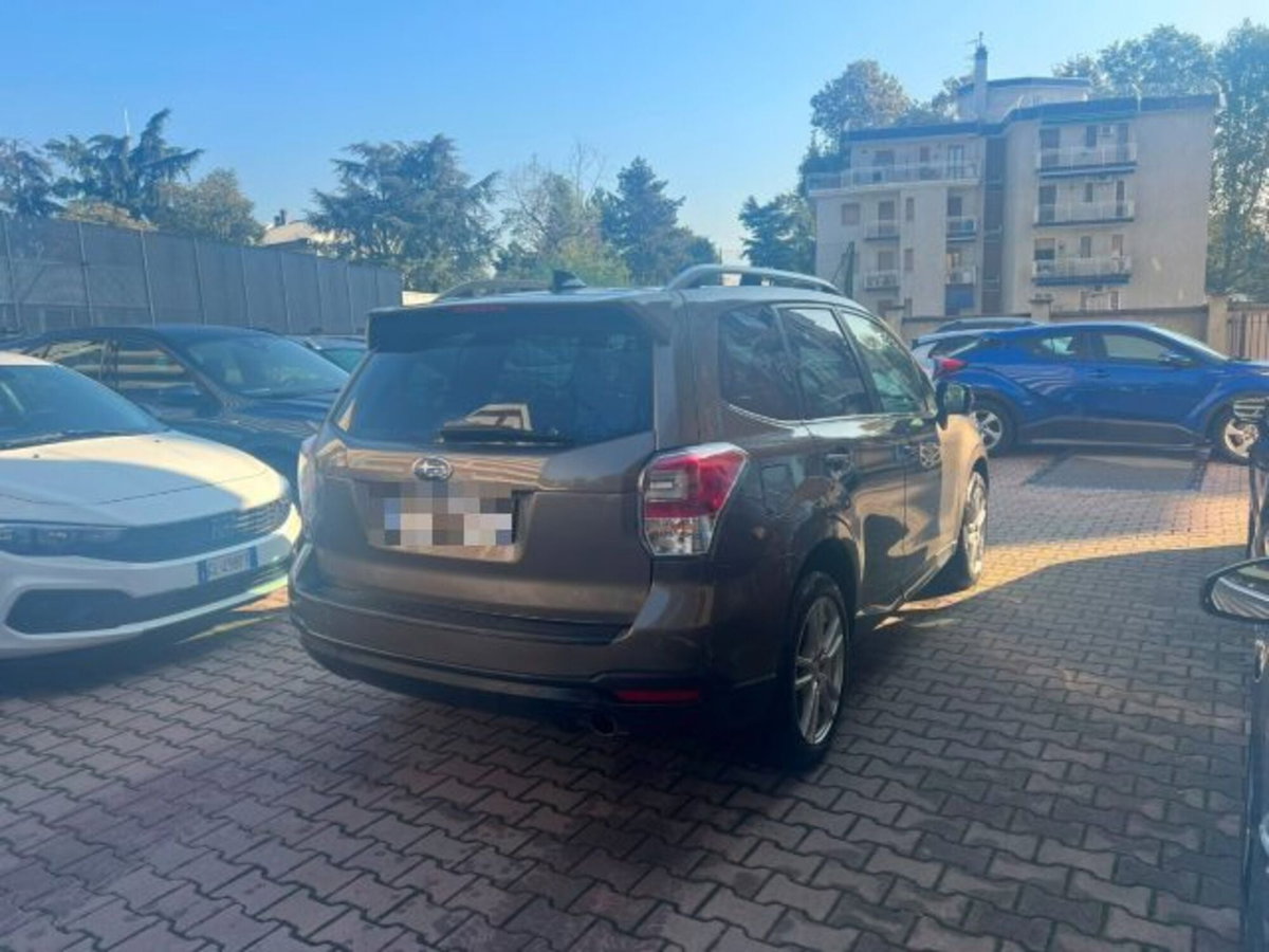 Subaru Forester 2.0i Style (6)