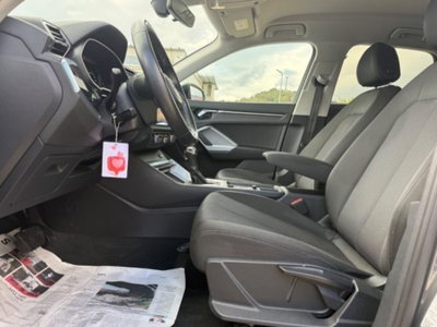 Audi Q3 35 TDI Business (17)
