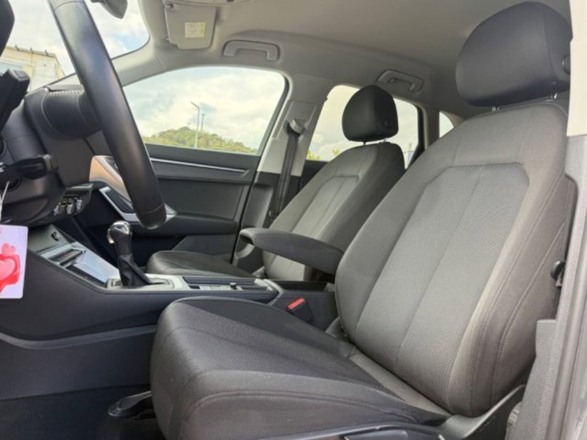Audi Q3 35 TDI Business (18)