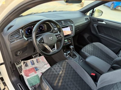 Volkswagen Tiguan 2.0 tdi R-Line 150cv dsg (17)