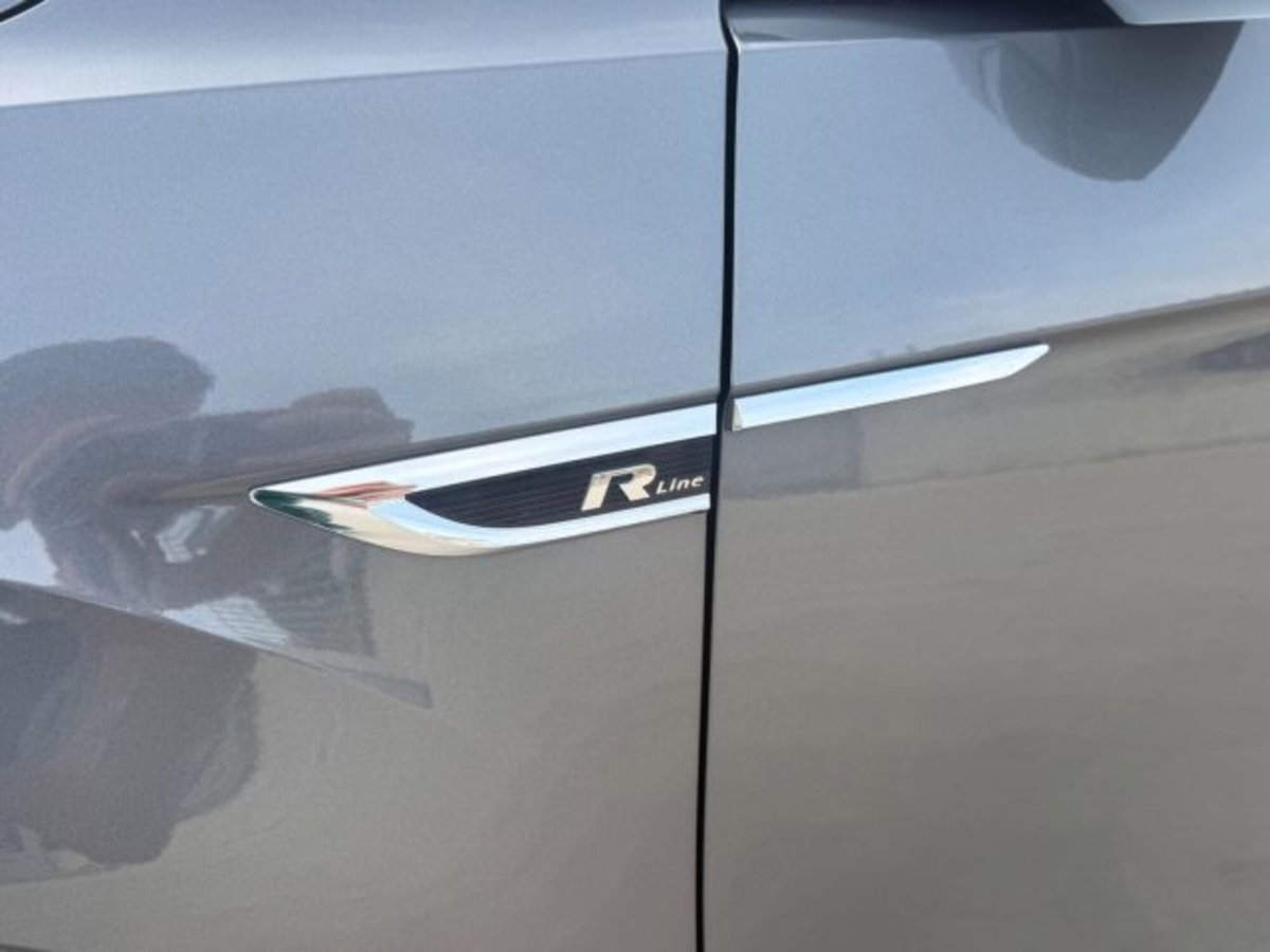 Volkswagen T-Roc 2.0 tdi R-Line 115cv (12)