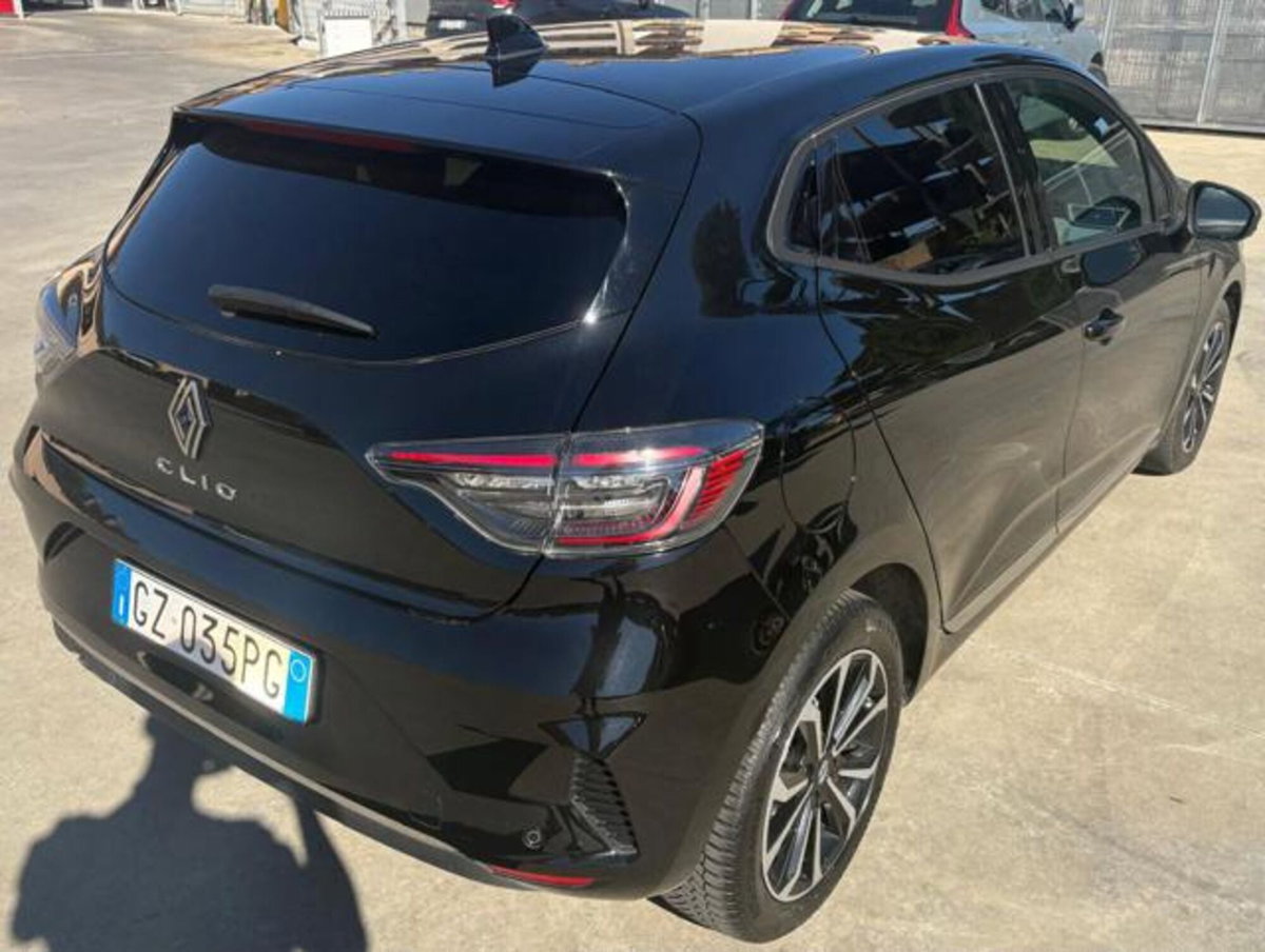 Renault Clio TCe 90 CV 5 porte Techno (5)
