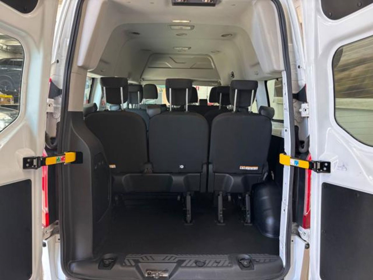 Ford Transit Custom Furgone 320 2.0 EcoBlue 130 PC Combi Trend (13)