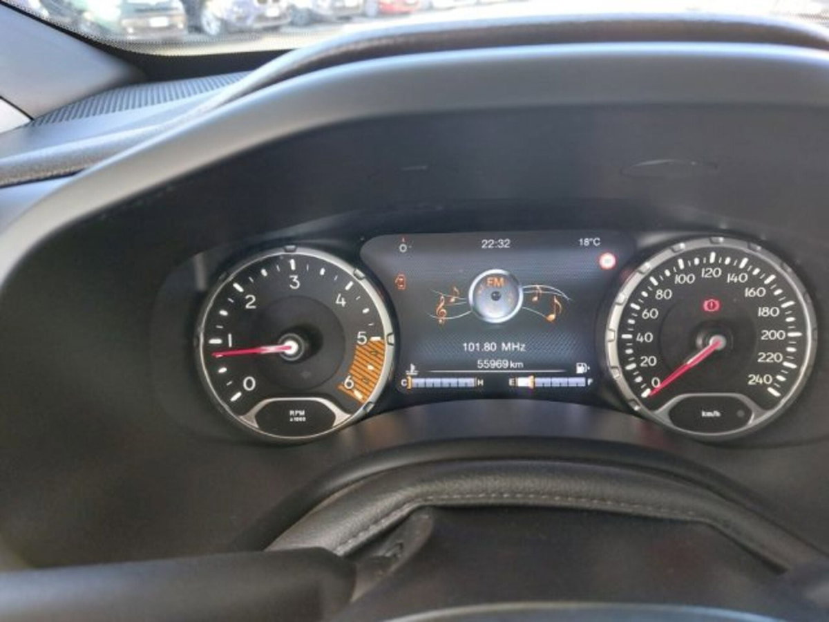 Jeep Renegade 1.6 Mjt 130 CV Limited (9)
