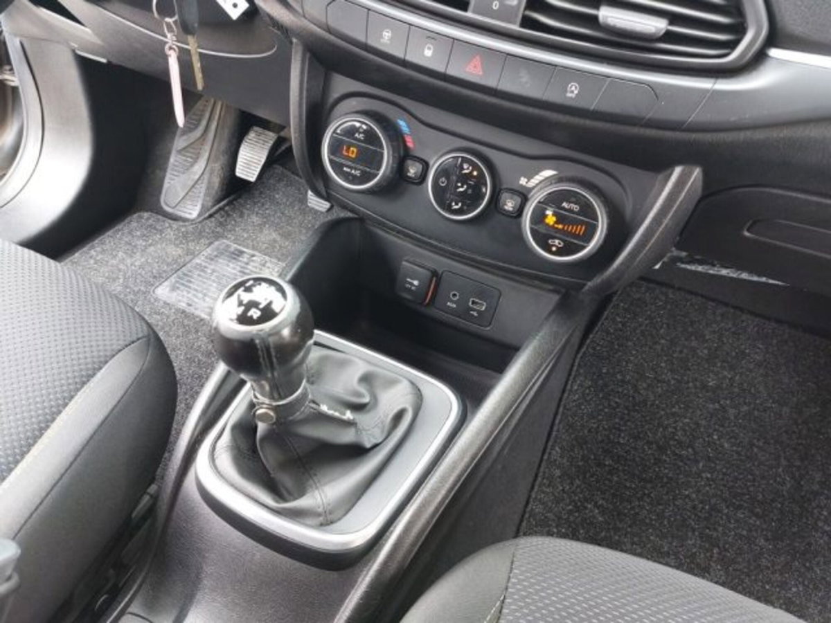 Fiat Tipo Station Wagon Tipo 1.3 Mjt S&S SW Lounge (16)