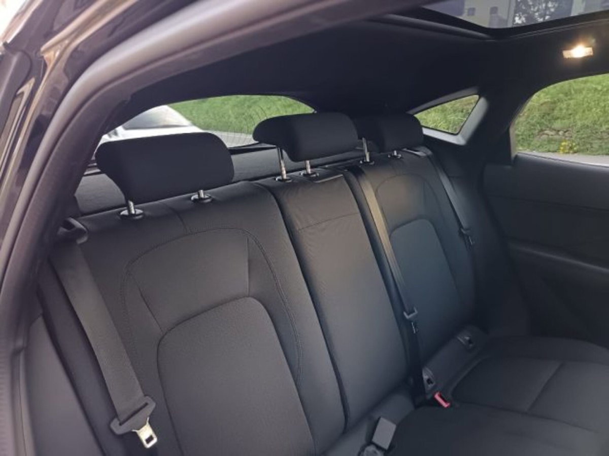 Jaguar E-Pace 1.5 I3 160 CV Auto R-Dynamic (9)