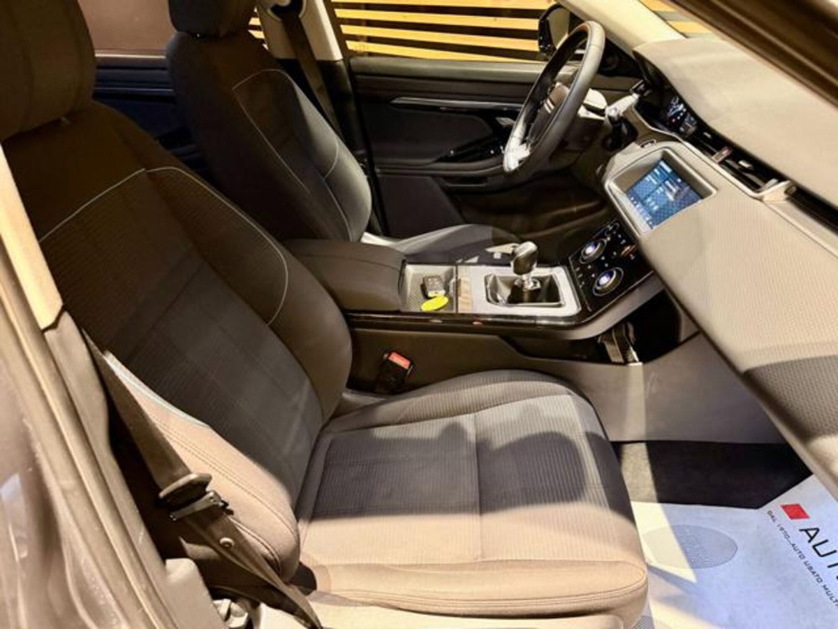Land Rover Range Rover Evoque 2.0D I4 150CV AWD Business Edition (17)