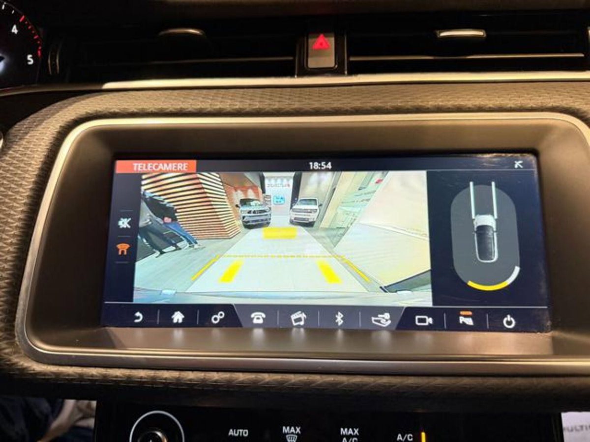 Land Rover Range Rover Evoque 2.0D I4 150CV AWD Business Edition (9)