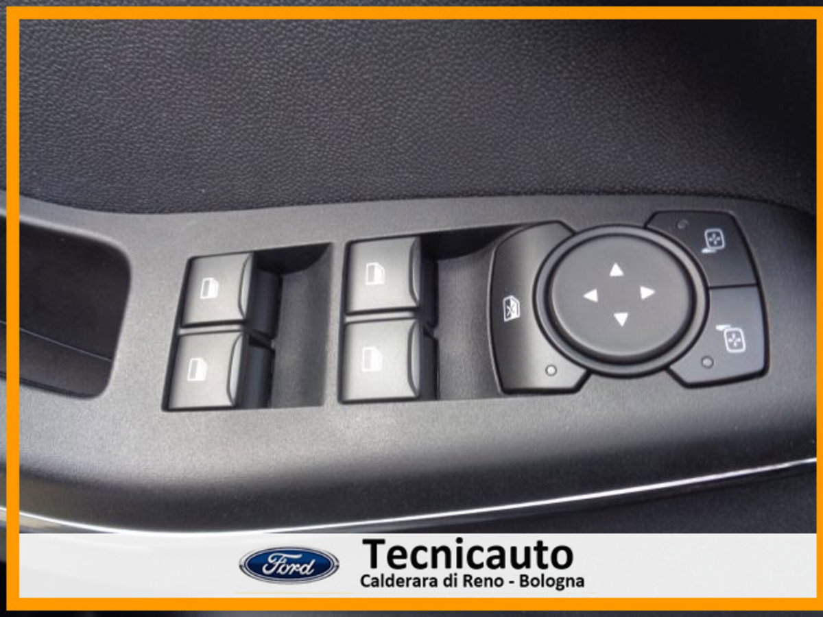 Ford Fiesta 1.1 75 CV 5 porte Titanium (18)