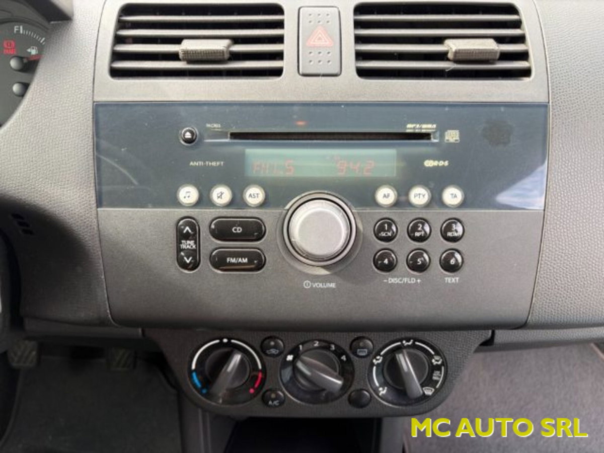 Suzuki Swift 1.3 DDiS 5p. GLX (11)