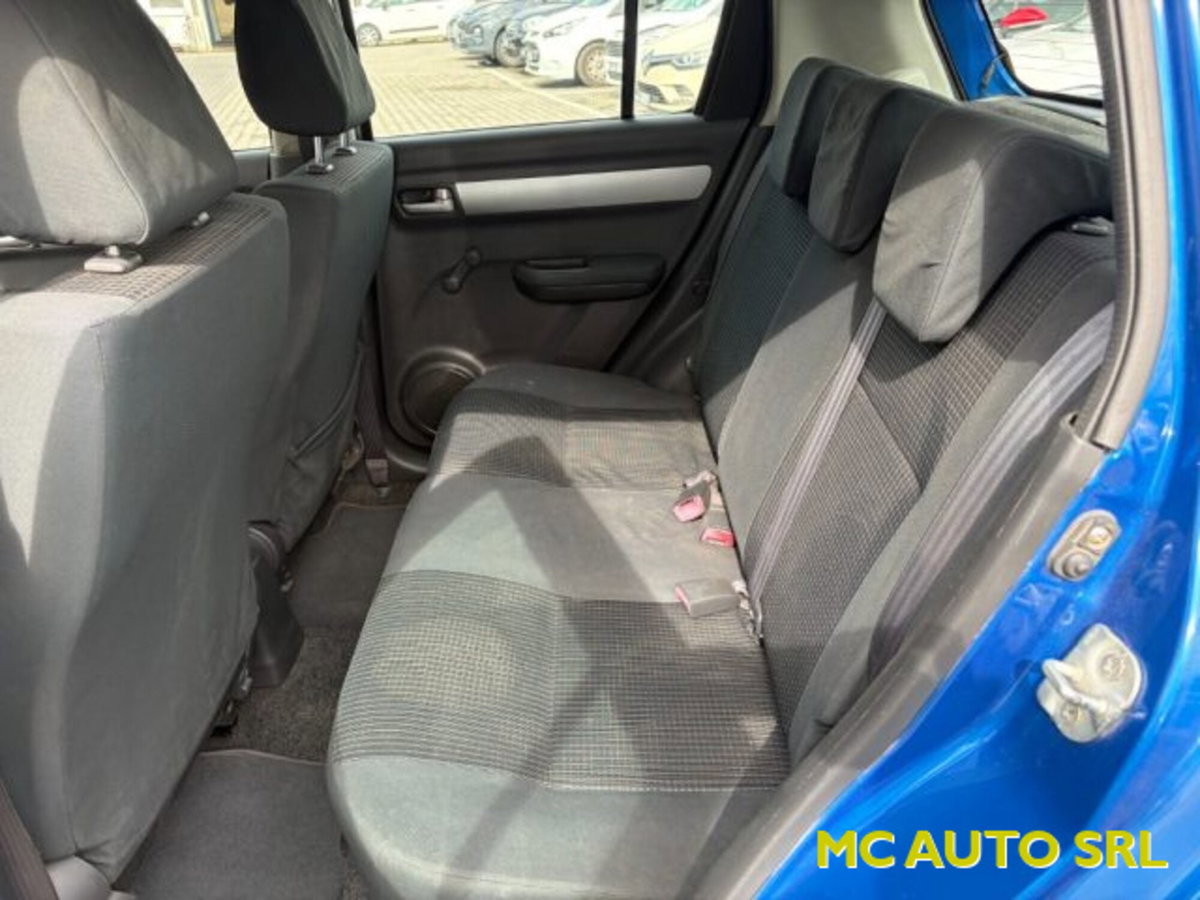 Suzuki Swift 1.3 DDiS 5p. GLX (8)