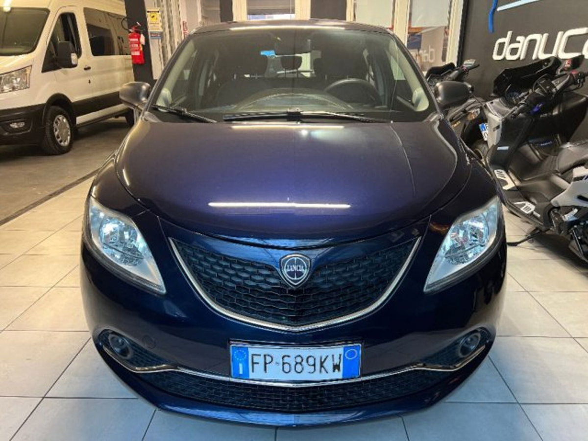 Lancia Ypsilon 1.3 MJT 16V 95 CV 5 porte S&S Gold (2)