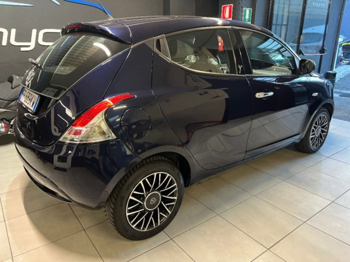 Lancia Ypsilon 1.3 MJT 16V 95 CV 5 porte S&S Gold (3)