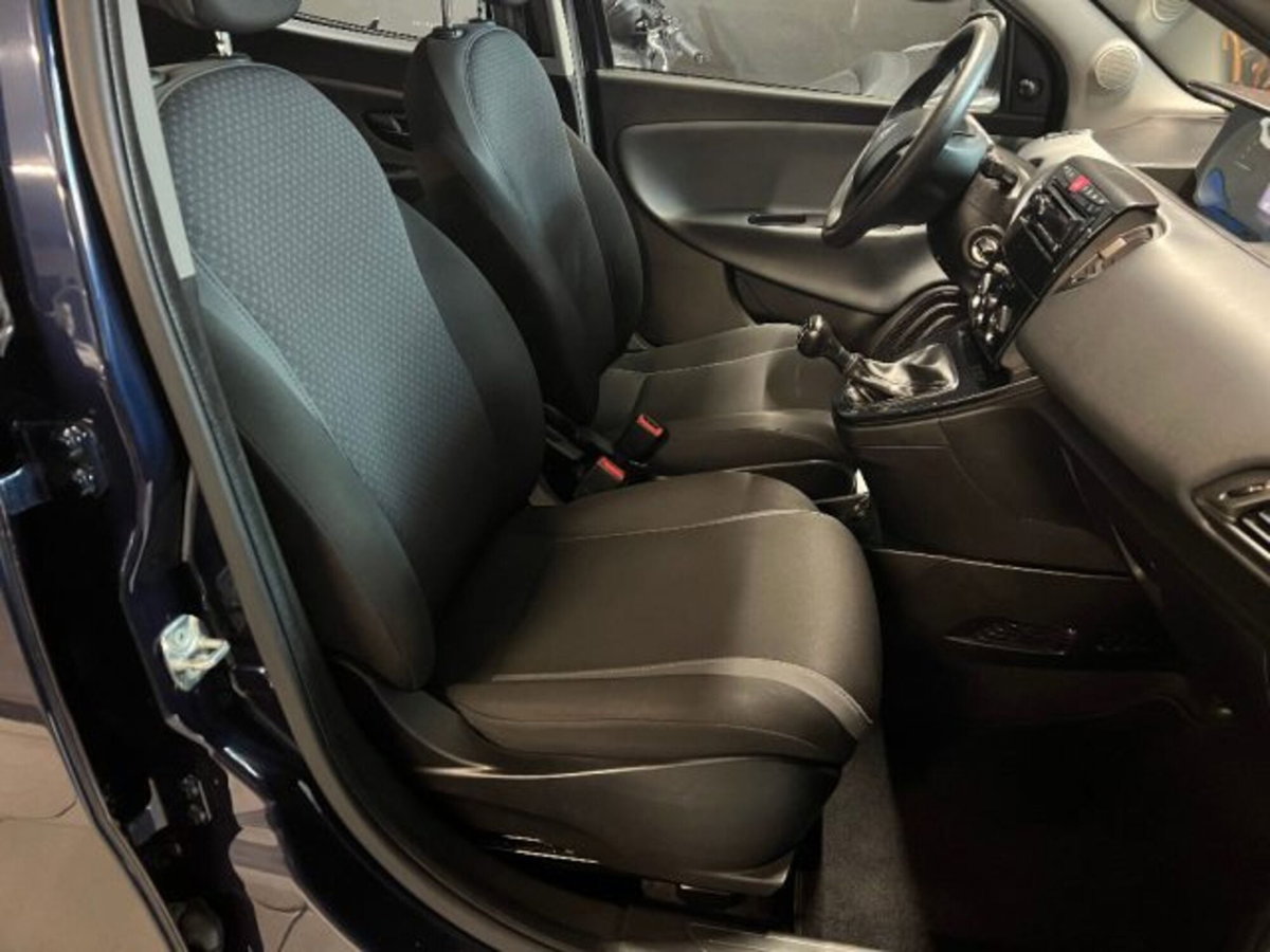 Lancia Ypsilon 1.3 MJT 16V 95 CV 5 porte S&S Gold (9)