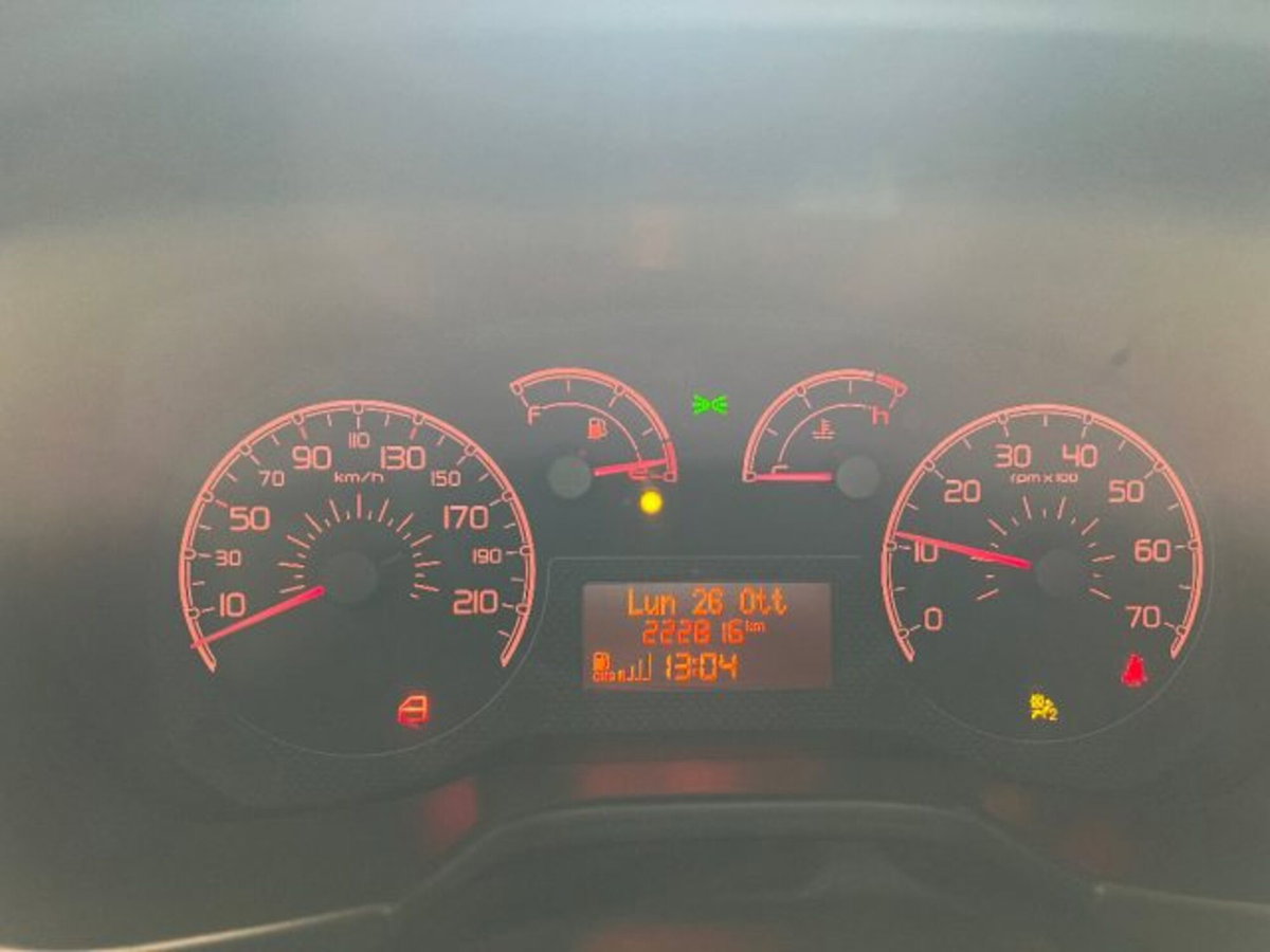 Fiat Qubo 1.4 8V 77 CV Dynamic Natural Power (13)