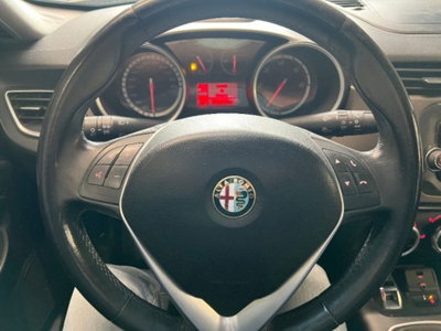 Alfa Romeo Giulietta 1.6 JTDm-2 Distinctive (12)