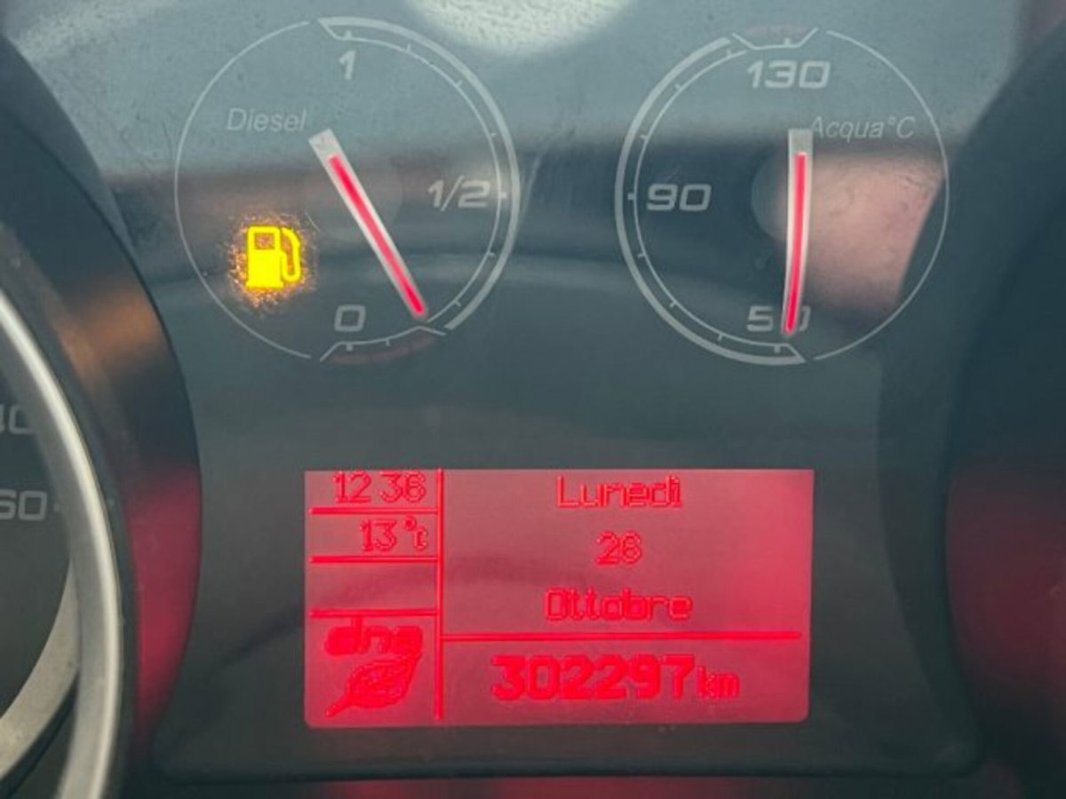 Alfa Romeo Giulietta 1.6 JTDm-2 Distinctive (14)