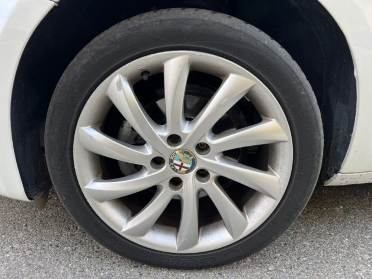 Alfa Romeo Giulietta 1.6 JTDm-2 Distinctive (15)