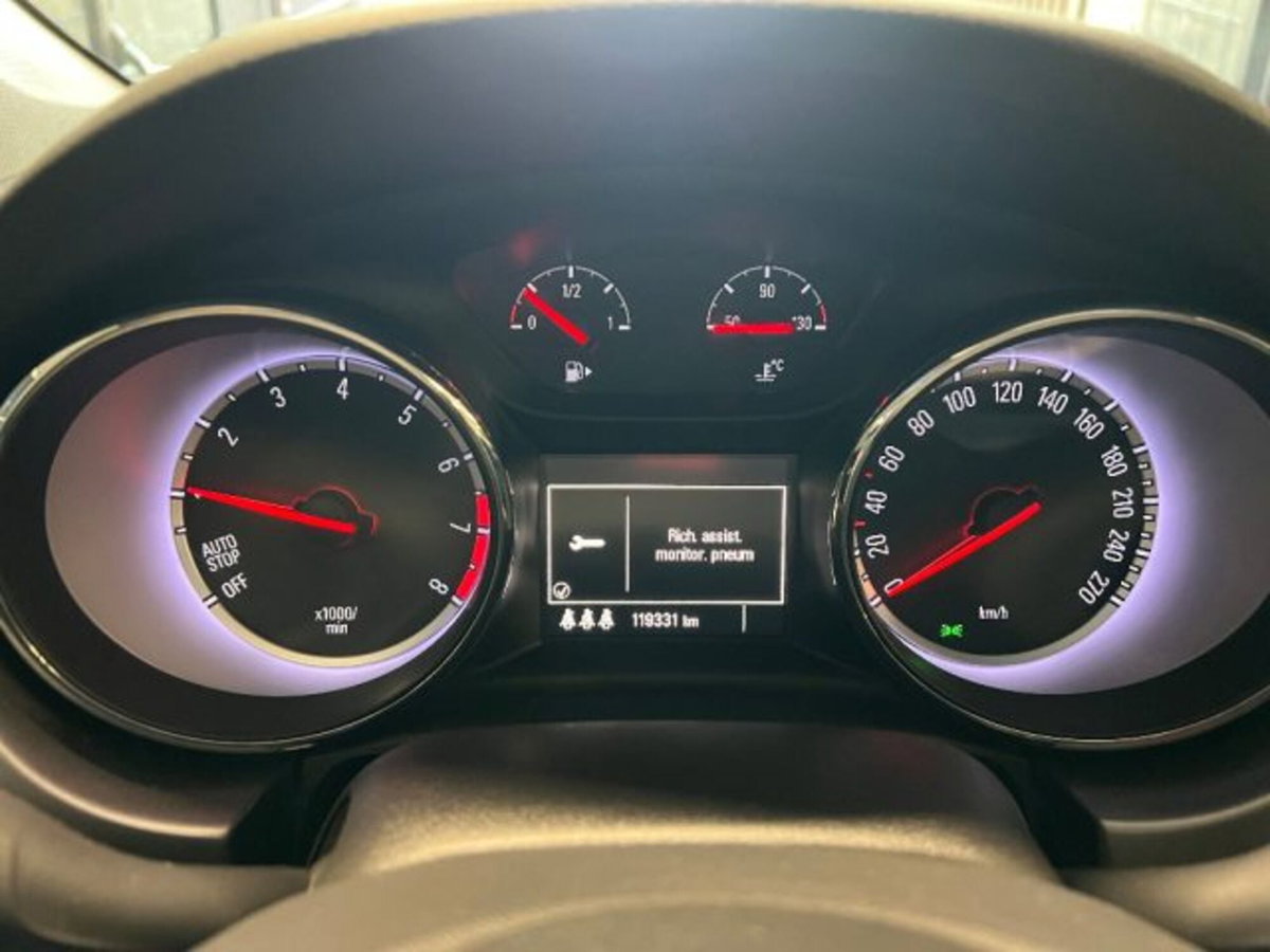 Opel Astra Station Wagon 1.4 100CV Sports Cosmo (10)