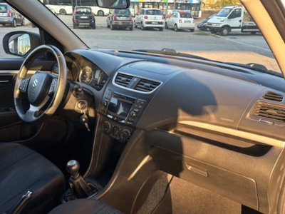 Suzuki Swift 1.3 DDiS 5 porte GL (13)