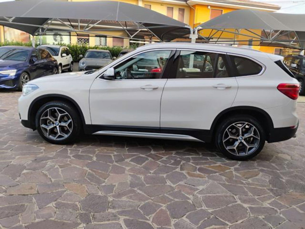 BMW X1 sDrive18i xLine (6)