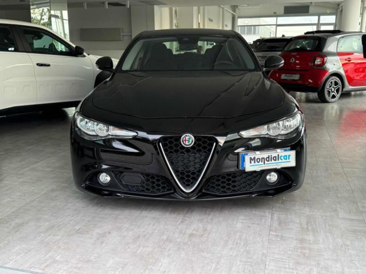 Alfa Romeo Giulia 2.2 Turbodiesel 150 CV (2)