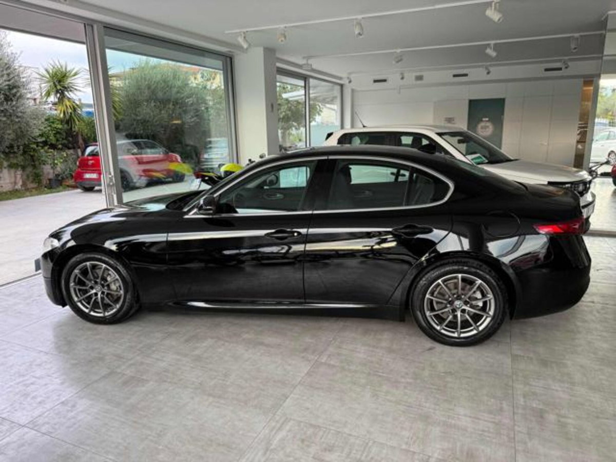 Alfa Romeo Giulia 2.2 Turbodiesel 150 CV (4)