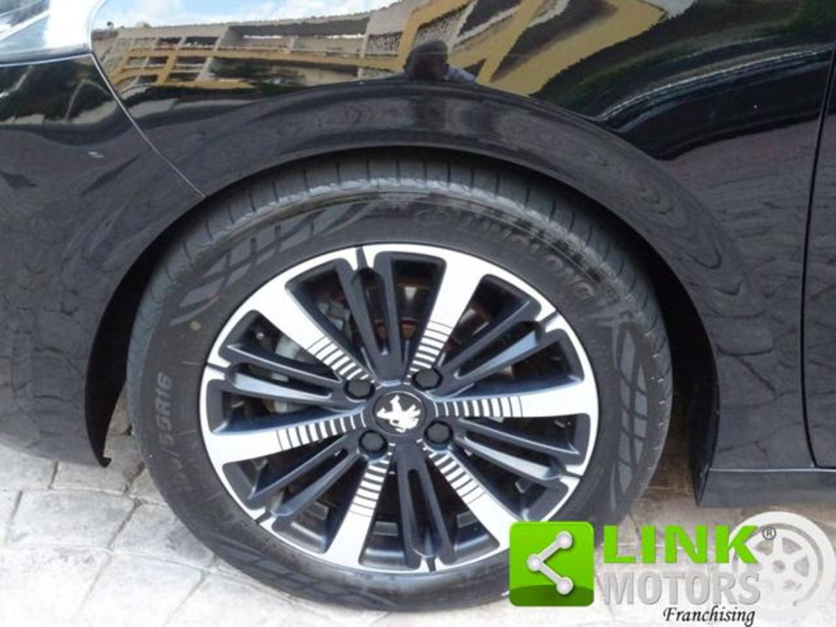 Peugeot 208 100 S&S 5p. Mix (13)