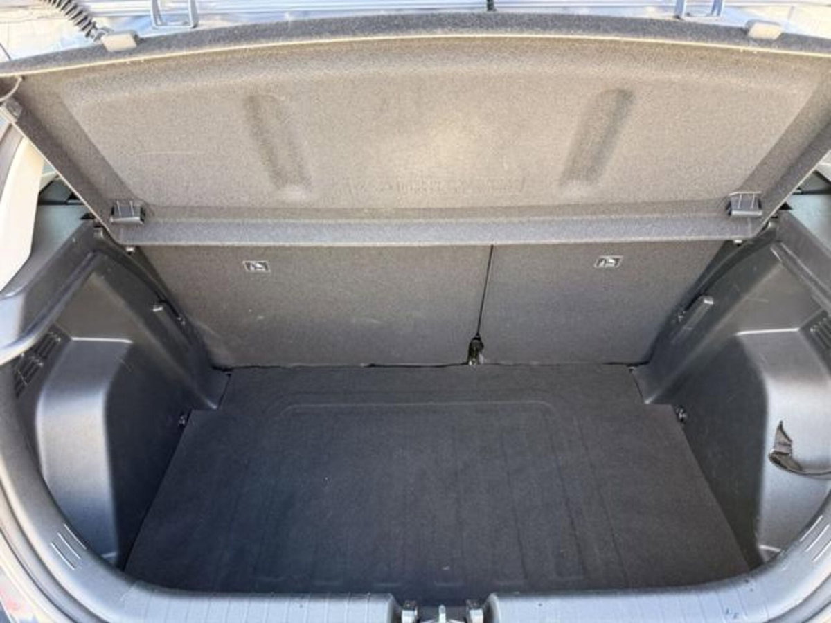 Hyundai i20 1.2 MPI MT ConnectLine (16)