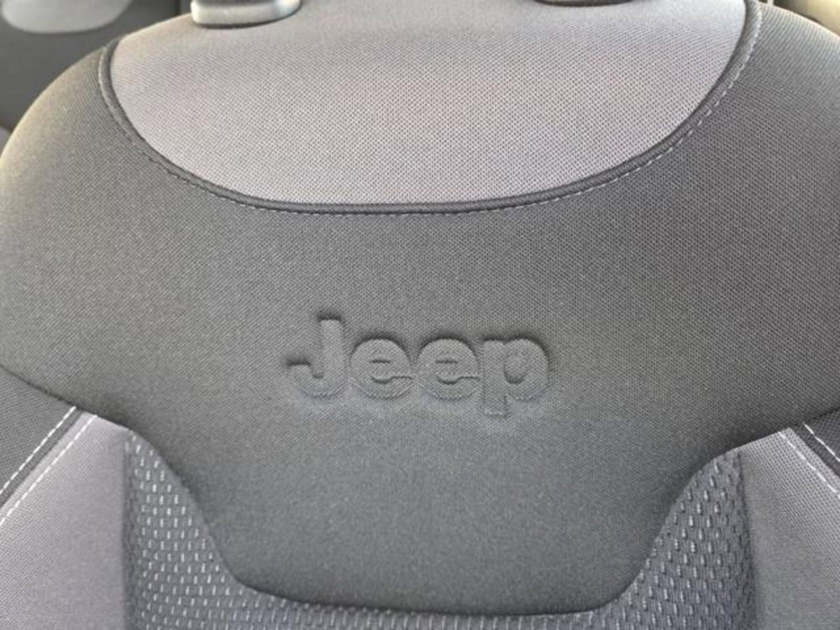 Jeep Renegade 1.5 Turbo T4 MHEV Limited (16)