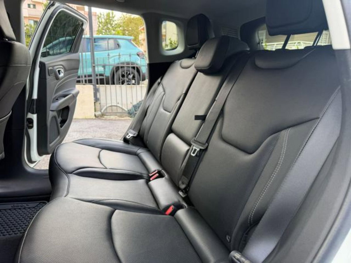 Jeep Compass 1.3 T4 240CV PHEV AT6 4xe Trailhawk (10)