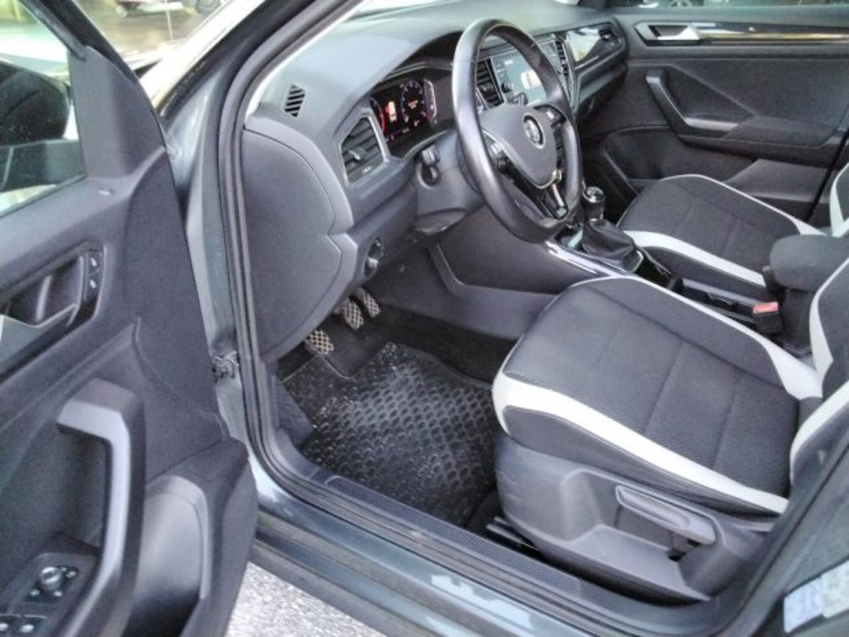 Volkswagen T-Roc 1.6 TDI SCR Advanced BlueMotion Technology (16)