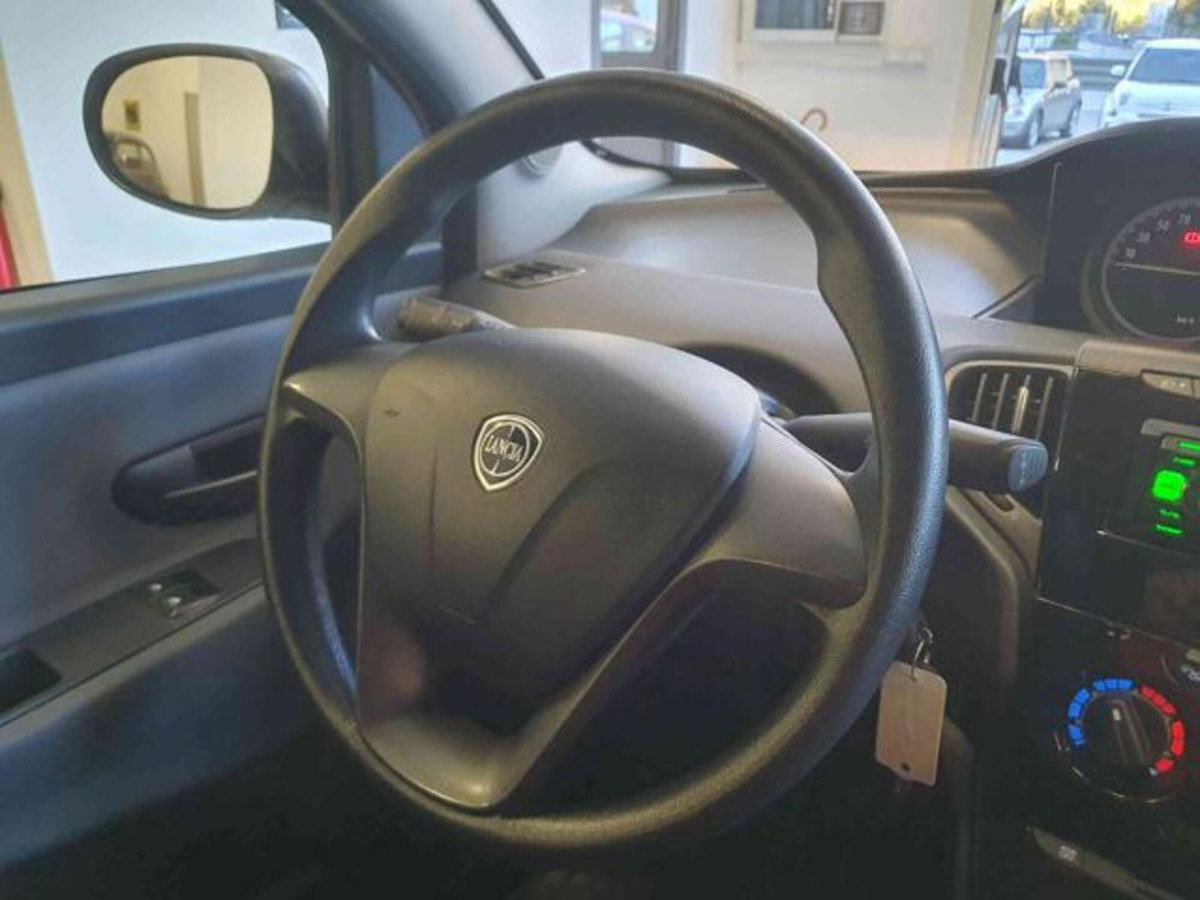 Lancia Ypsilon 1.2 69 CV 5 porte Elefantino (12)