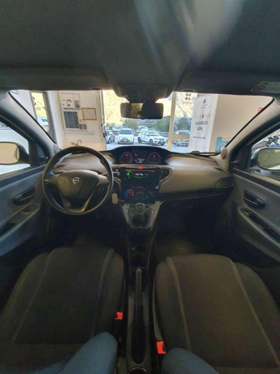 Lancia Ypsilon 1.2 69 CV 5 porte Elefantino (7)