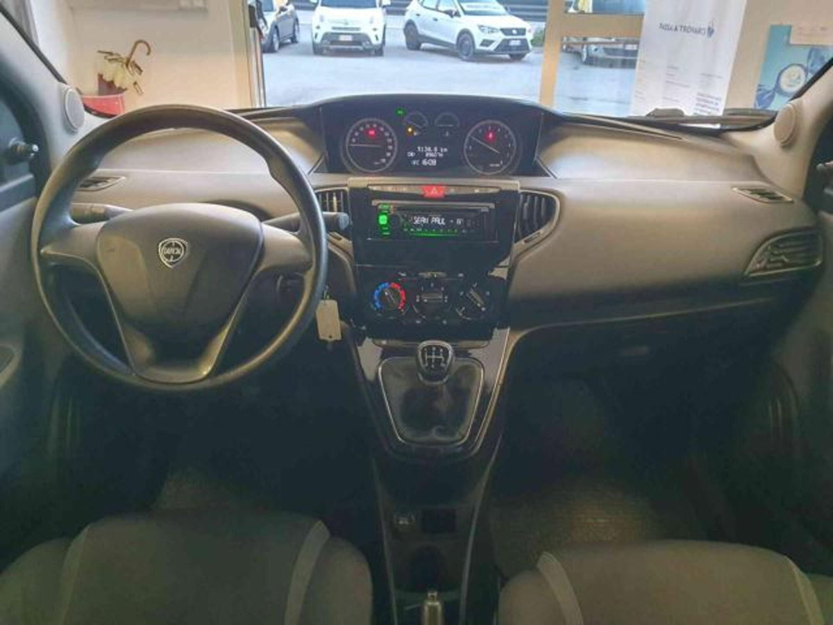 Lancia Ypsilon 1.2 69 CV 5 porte Elefantino (8)