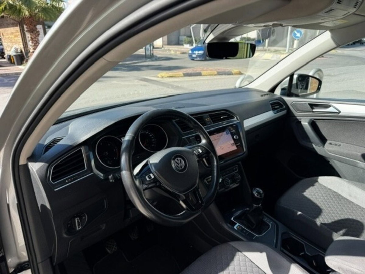 Volkswagen Tiguan 1.6 TDI SCR Style BlueMotion Technology (9)