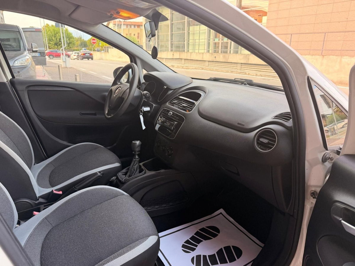 Fiat Punto 1.2 8V 5 porte Easy (8)