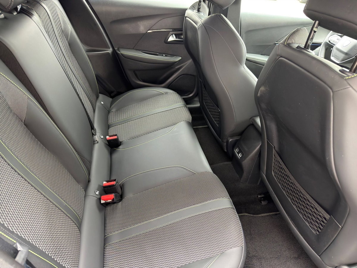 Peugeot 208 Turbo 110 EAT6 S&S 5 porte GT Line (10)